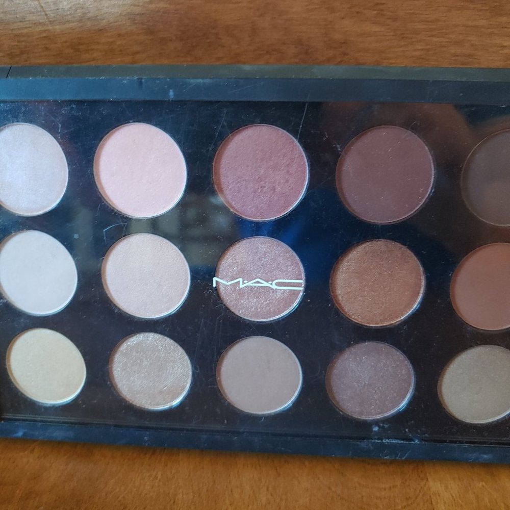 Mac eyeshadow palette  Warm Neutral  Eye Shadow x 15